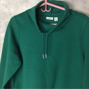 L.L. Bean Green Quilted Sweatshirt